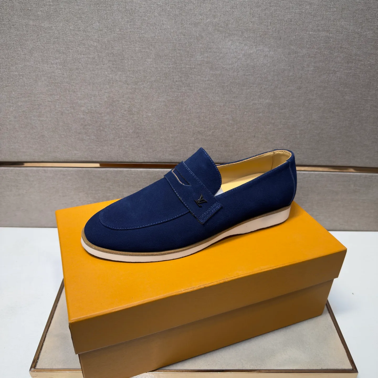 Men's men's shoes 💰pp442 [LV～] Men's casual shoes 2026z cabinet sales simultaneously 🔶Size: 38-44 #️⃣ 🔷4 colors🔜The upper is made of cowhide stitching ➕Cowhide lining, comfortable and breathable, sole: original comfortable and wear-resistant outsole, ⚠️real thing📱photographed🎬real thing is better📢📢📢